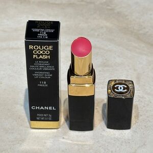 Chanel Rough Coco Flash Hydrating Vibrant Shine Lip Colour - 118 Freeze